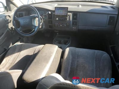 Zdjęcie 8 z 13 samochodu: 2002 DODGE DAKOTA BASE VIN:1B7GL12X02S686361 - miniatura