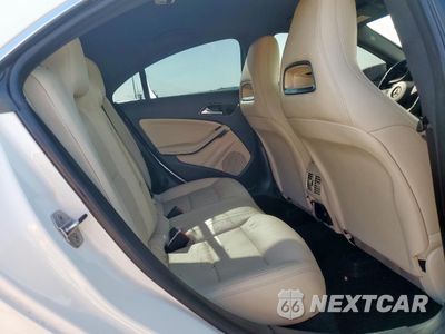 Zdjęcie 10 z 12 samochodu: 2018 MERCEDES-BENZ CLA 250 VIN:WDDSJ4EBXJN667059 - miniatura