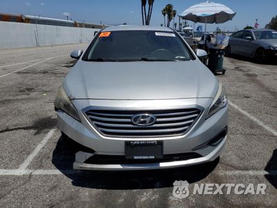 Piąte zdjęcie samochodu w środku: 2017 HYUNDAI SONATA SE VIN:5NPE24AF3HH574455 - miniatura