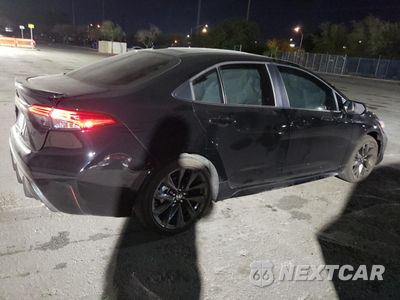 Trzecie zdjęcie samochodu z tyłu: 2025 TOYOTA COROLLA XSE VIN:5YFT4MCE3SP237378 - miniatura