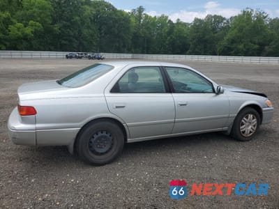 Trzecie zdjęcie samochodu z tyłu: 2001 TOYOTA CAMRY CE VIN:4T1BG22K51U029661 - miniatura