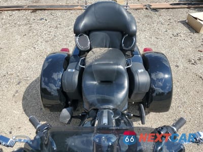 Piąte zdjęcie samochodu w środku: 2013 HARLEY-DAVIDSON FLHTCUTG TRI GLIDE ULTRA CLASSIC VIN:1HD1MAM18DB850324 - miniatura
