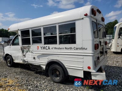 Trzecie zdjęcie samochodu z tyłu: 2003 CHEVROLET EXPRESS G3500 VIN:1GBHG31U731223415 - miniatura