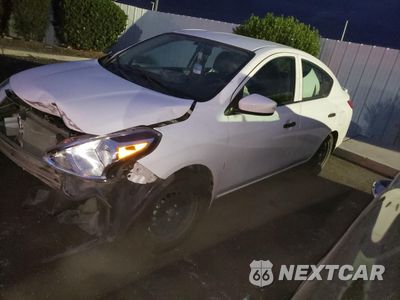 2018 NISSAN VERSA S 3N1CN7AP4JL843094 - główne zdjęcie licytacji z USA - miniatura