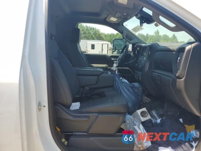 Zdjęcie 11 z 14 samochodu: 2024 CHEVROLET SILVERADO C3500 VIN:1GB3WRE78RF396893 - miniatura