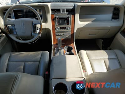 Zdjęcie 8 z 13 samochodu: 2012 LINCOLN NAVIGATOR VIN:5LMJJ2J50CEL04517 - miniatura