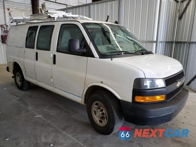 Czwarte zdjęcie samochodu z boku: 2018 CHEV EXPRESS G2500 VIN:1GCWGAFP9J1198380 - miniatura