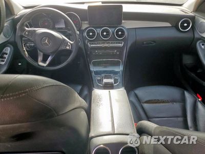 Zdjęcie 8 z 13 samochodu: 2015 MERCEDES-BENZ C 300 VIN:55SWF4JB1FU074097 - miniatura