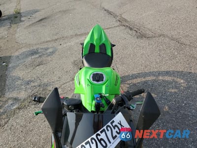 Piąte zdjęcie samochodu w środku: 2022 KAWASAKI EX650 N VIN:ML5EXEN18NDA76305 - miniatura