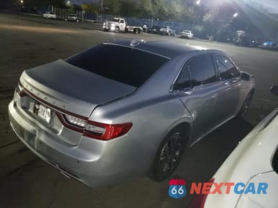 Trzecie zdjęcie samochodu z tyłu: 2018 LINCOLN CONTINENTAL PREMIERE VIN:1LN6L9PK9J5609553 - miniatura