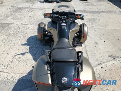 Czwarte zdjęcie samochodu z boku: 2021 CAN-AM SPYDER ROADSTER F3-T VIN:2BXREDD46MV000097 - miniatura