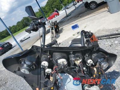 Piąte zdjęcie samochodu w środku: 2008 HARLEY-DAVIDSON FLHX VIN:1HD1KB4148Y663998 - miniatura