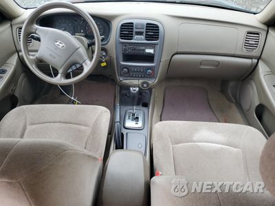 Zdjęcie 8 z 12 samochodu: 2005 HYUNDAI SONATA GL VIN:KMHWF25S25A178441 - miniatura