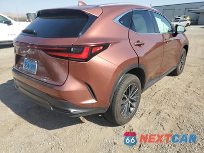 Trzecie zdjęcie samochodu z tyłu: 2025 LEXUS NX 350 PREMIUM VIN:2T2GGCEZ0SC062313 - miniatura