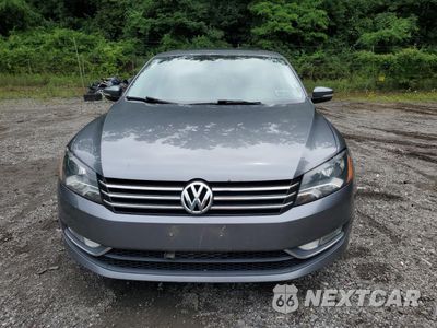 Piąte zdjęcie samochodu w środku: 2015 VOLKSWAGEN PASSAT SE VIN:1VWBT7A3XFC008550 - miniatura