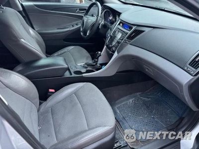 Piąte zdjęcie samochodu w środku: 2013 HYUNDAI SONATA SE VIN:5NPEC4AC0DH629330 - miniatura