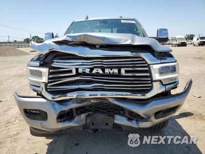 Piąte zdjęcie samochodu w środku: 2024 RAM 2500 LARAMIE VIN:3C6UR5FL5RG366896 - miniatura