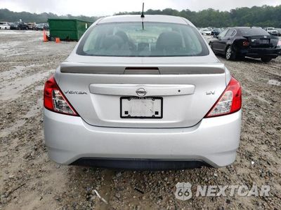 Zdjęcie 6 z 12 samochodu: 2018 NISSAN VERSA S VIN:3N1CN7AP4JK431991 - miniatura