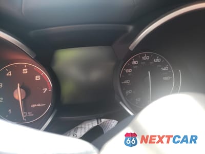 Zdjęcie 9 z 13 samochodu: 2023 ALFA ROMEO STELVIO TI VIN:ZASPAKBN6P7D64318 - miniatura