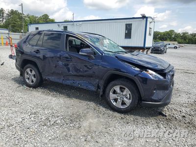 Czwarte zdjęcie samochodu z boku: 2024 TOYOTA RAV4 XLE VIN:2T3W1RFV2RW362435 - miniatura