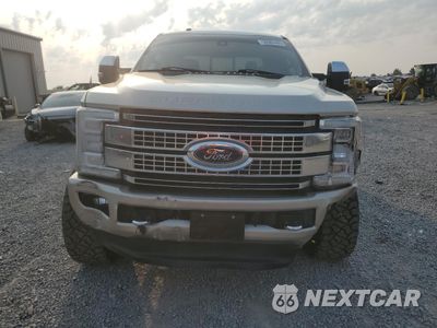 Piąte zdjęcie samochodu w środku: 2017 FORD F250 SUPER DUTY VIN:1FT7W2BT0HEE63562 - miniatura