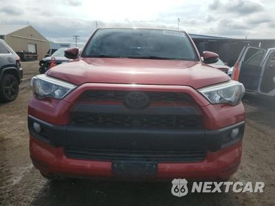 Piąte zdjęcie samochodu w środku: 2018 TOYOTA 4RUNNER SR5/SR5 PREMIUM VIN:JTEBU5JR9J5552507 - miniatura