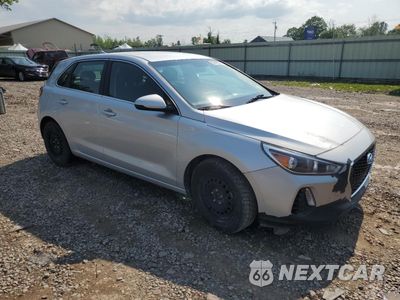 Czwarte zdjęcie samochodu z boku: 2019 HYUNDAI ELANTRA GT VIN:KMHH35LE8KU094523 - miniatura
