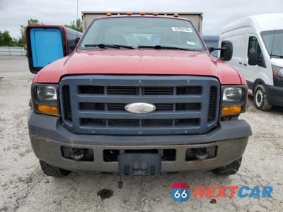 Piąte zdjęcie samochodu w środku: 2006 FORD F550 SUPER DUTY VIN:1FDAF57P66EC01542 - miniatura