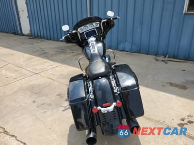 Czwarte zdjęcie samochodu z boku: 2019 HARLEY-DAVIDSON FLHX VIN:1HD1KBC13KB619227 - miniatura