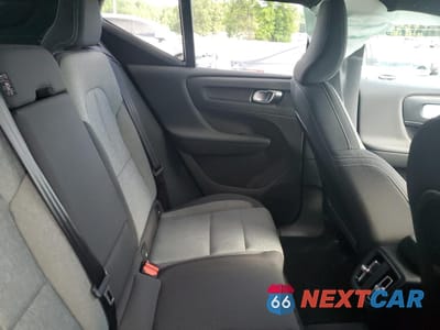 Zdjęcie 11 z 13 samochodu: 2025 VOLVO XC40 CORE VIN:YV4L12UJXS2520767 - miniatura