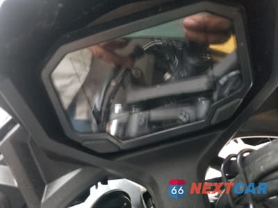 Zdjęcie 7 z 10 samochodu: 2024 KAWASAKI EX650 R VIN:ML5EXER10RDAD5534 - miniatura