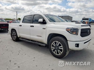 Czwarte zdjęcie samochodu z boku: 2021 TOYOTA TUNDRA CREWMAX SR5 VIN:5TFEY5F1XMX283077 - miniatura