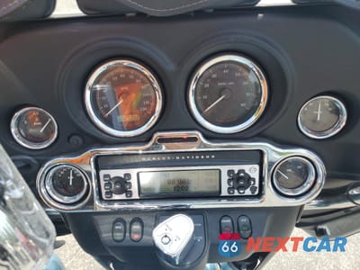 Zdjęcie 7 z 9 samochodu: 2008 HARLEY-DAVIDSON FLHTCUI VIN:1HD1FC4138Y683198 - miniatura