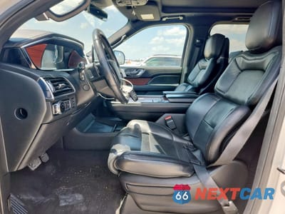 Zdjęcie 7 z 16 samochodu: 2021 LINCOLN NAVIGATOR RESERVE VIN:5LMJJ2LT0MEL03302 - miniatura