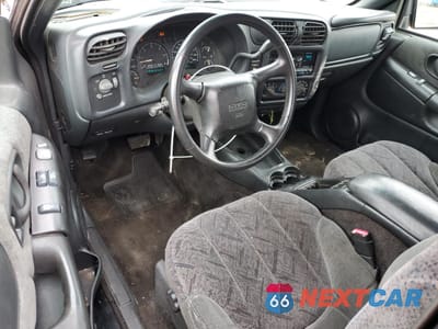 Zdjęcie 8 z 14 samochodu: 2002 GMC SONOMA VIN:1GTCS19W528109871 - miniatura