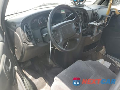 Zdjęcie 8 z 13 samochodu: 2002 DODGE RAM VAN B3500 VIN:2B7LB31Z62K117167 - miniatura