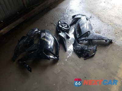 Zdjęcie 8 z 10 samochodu: 2024 KAWASAKI EX650 R VIN:ML5EXER10RDAD5534 - miniatura