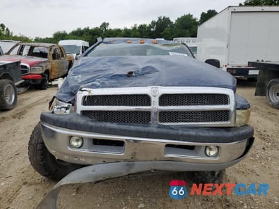 Piąte zdjęcie samochodu w środku: 2000 DODGE RAM 3500 VIN:3B7MF3664YM222806 - miniatura