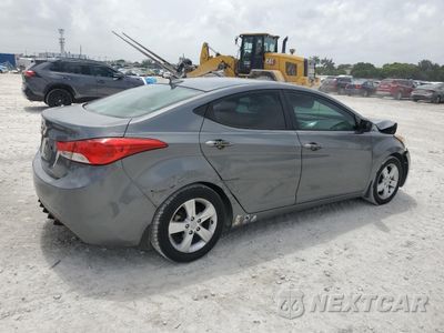 Trzecie zdjęcie samochodu z tyłu: 2013 HYUNDAI ELANTRA GLS VIN:5NPDH4AEXDH282166 - miniatura