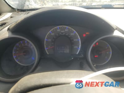 Zdjęcie 9 z 12 samochodu: 2011 HONDA FIT VIN:JHMGE8G36BC020879 - miniatura