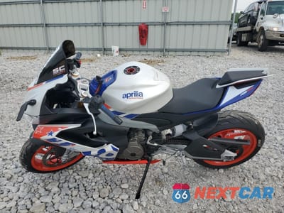 Trzecie zdjęcie samochodu z tyłu: 2022 APRILIA RS 660 FACTORY LIMITED EDITION VIN:ZD4KSUP05NS000303 - miniatura
