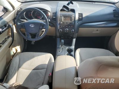 Zdjęcie 8 z 13 samochodu: 2013 KIA SORENTO LX VIN:5XYKT3A61DG418894 - miniatura