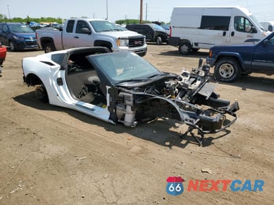 Czwarte zdjęcie samochodu z boku: 2015 CHEVROLET CORVETTE STINGRAY Z51 3LT VIN:1G1YL2D70F5104313 - miniatura