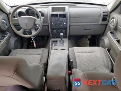 Zdjęcie 8 z 14 samochodu: 2007 DODGE NITRO SXT VIN:1D8GT28K17W597188 - miniatura