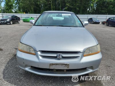 Piąte zdjęcie samochodu w środku: 2000 HONDA ACCORD LX VIN:1HGCG5542YA119113 - miniatura