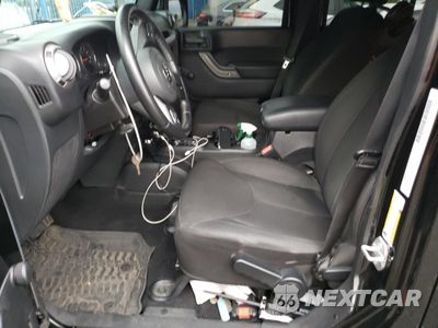 Zdjęcie 7 z 12 samochodu: 2016 JEEP WRANGLER UNLIMITED SPORT VIN:1C4BJWDG3GL142447 - miniatura