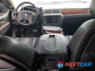 Zdjęcie 8 z 13 samochodu: 2013 CHEVROLET AVALANCHE LTZ VIN:3GNTKGE74DG105106 - miniatura