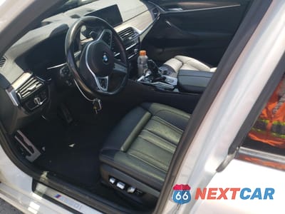 Zdjęcie 7 z 12 samochodu: 2020 BMW M550XI VIN:WBAJS7C02LBN96544 - miniatura