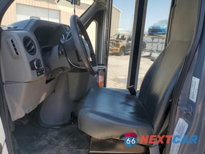 Zdjęcie 7 z 14 samochodu: 2022 FORD ECONOLINE E450 SUPER DUTY CUTAWAY VAN VIN:1FDFE4FN4NDC37754 - miniatura