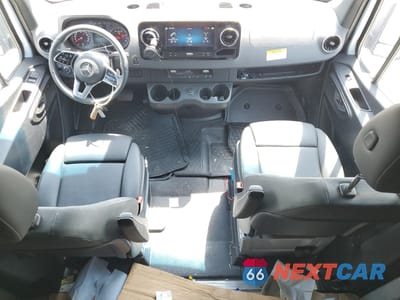Zdjęcie 8 z 15 samochodu: 2024 MERCEDES-BENZ SPRINTER 2500 VIN:W1Y4NDHY1RT164742 - miniatura
